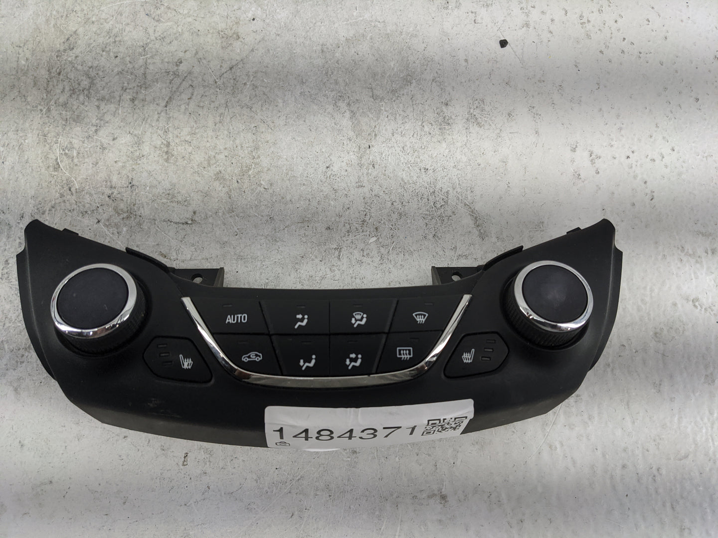 2016-2018 Chevrolet Cruze Climate Control Module Temperature AC/Heater Replacement P/N:39028876 7003070200000X Fits OEM Used