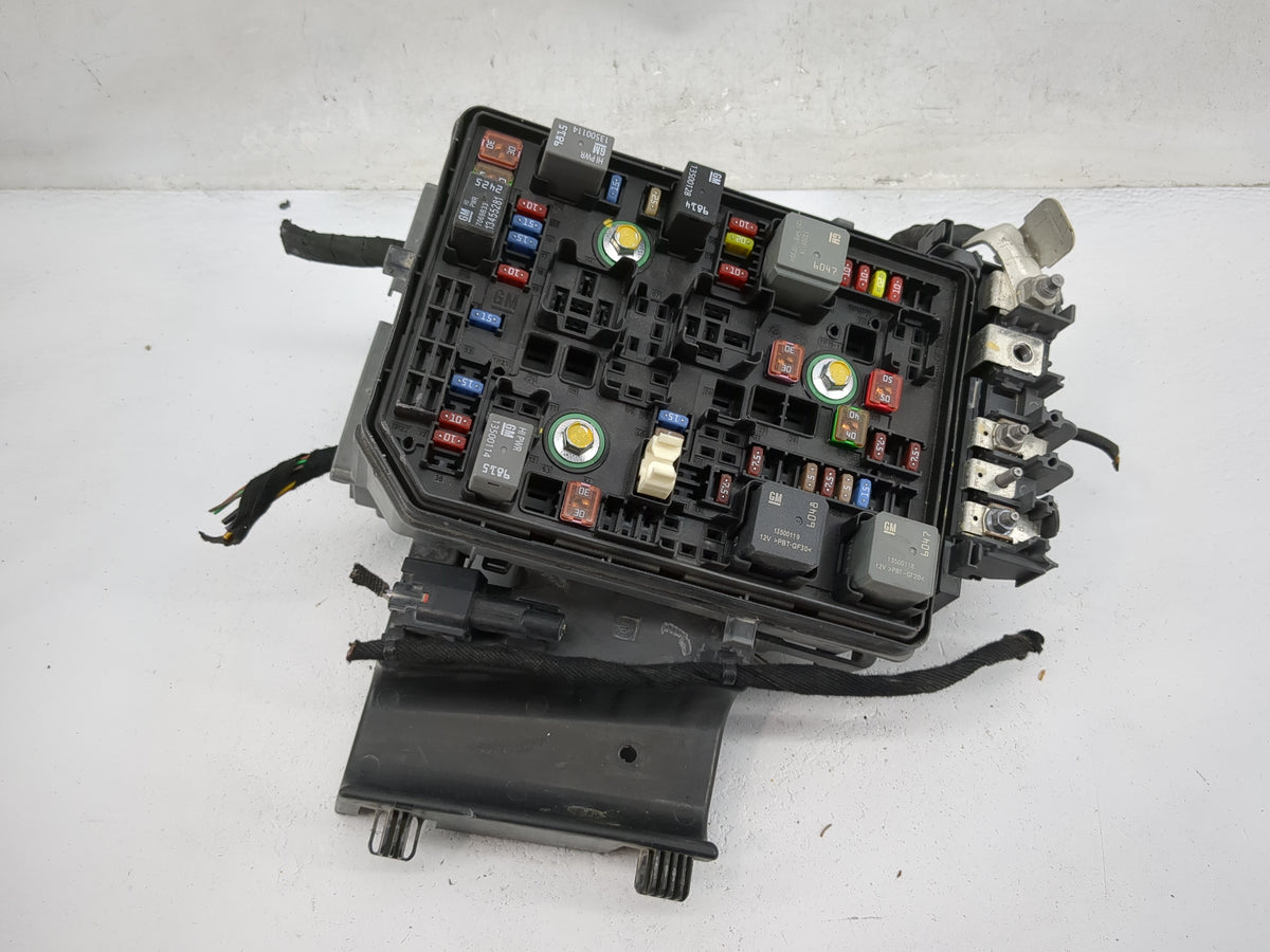 2016-2018 Chevrolet Cruze Fusebox Fuse Box Panel Relay Module P/N:39017449 Fits Fits 2016 2018 OEM Used Auto Parts - Oemused