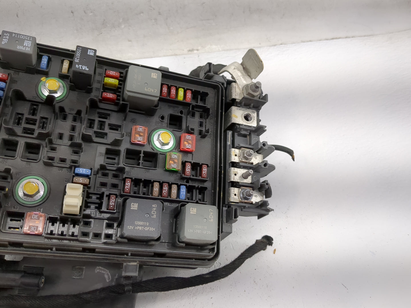 2016-2018 Chevrolet Cruze Fusebox Fuse Box Panel Relay Module P/N:39017449 Fits Fits 2016 2018 OEM Used Auto Parts - Oemused