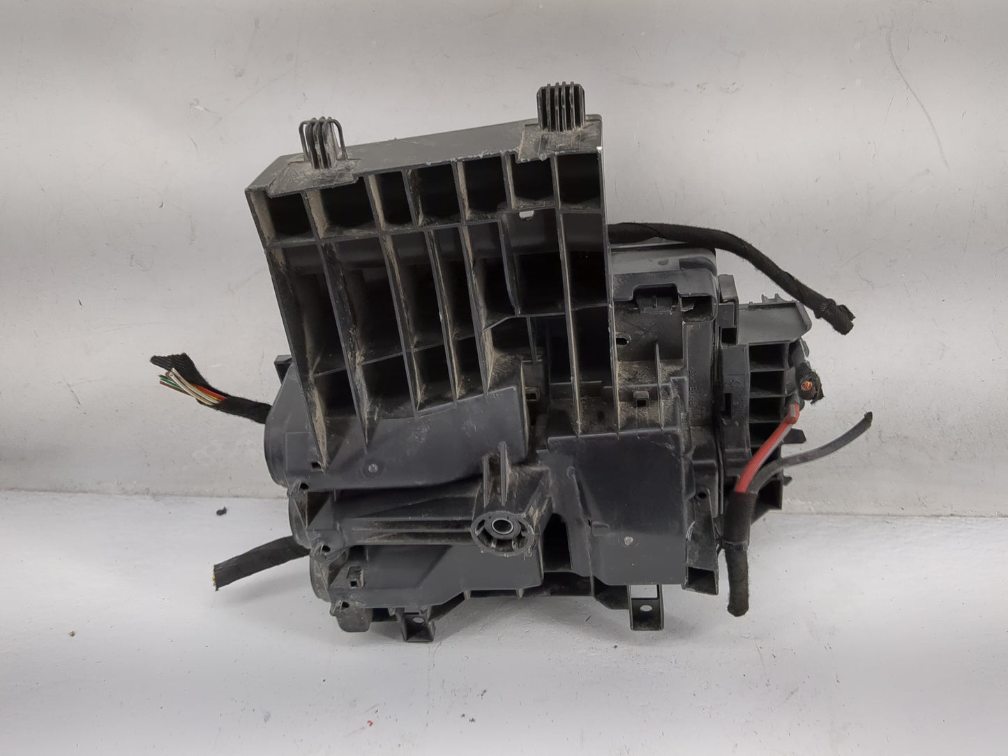 2016-2018 Chevrolet Cruze Fusebox Fuse Box Panel Relay Module P/N:39017449 Fits Fits 2016 2018 OEM Used Auto Parts - Oemused