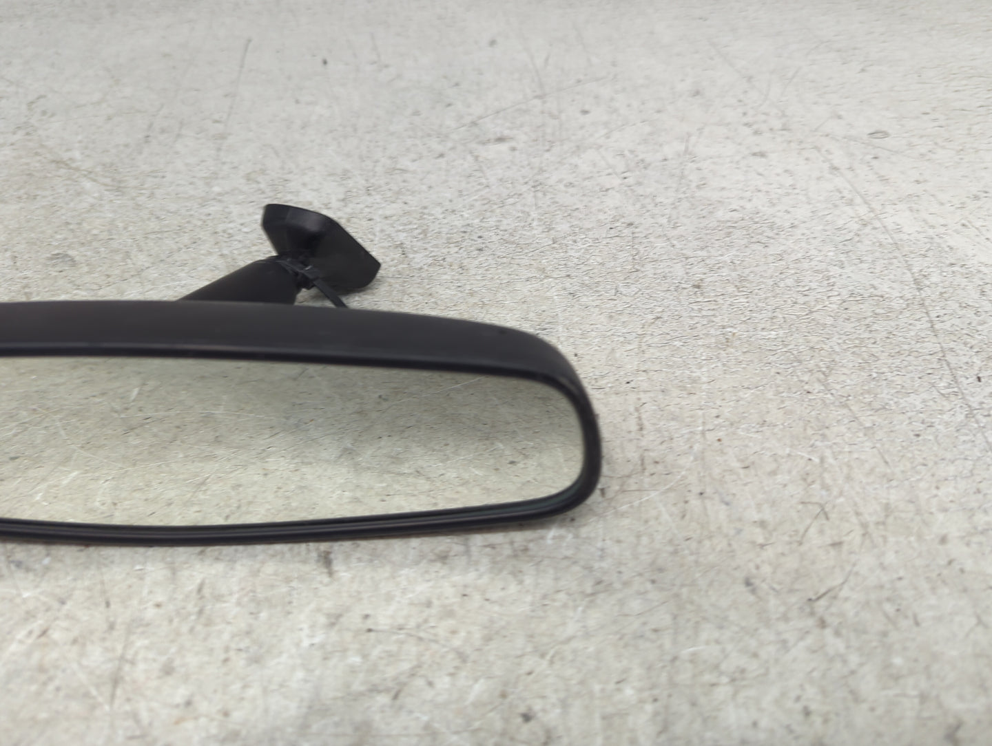 2018 Chevrolet Cruze Interior Rear View Mirror Replacement OEM P/N:E1 026150 Fits OEM Used Auto Parts - Oemusedautoparts1.co