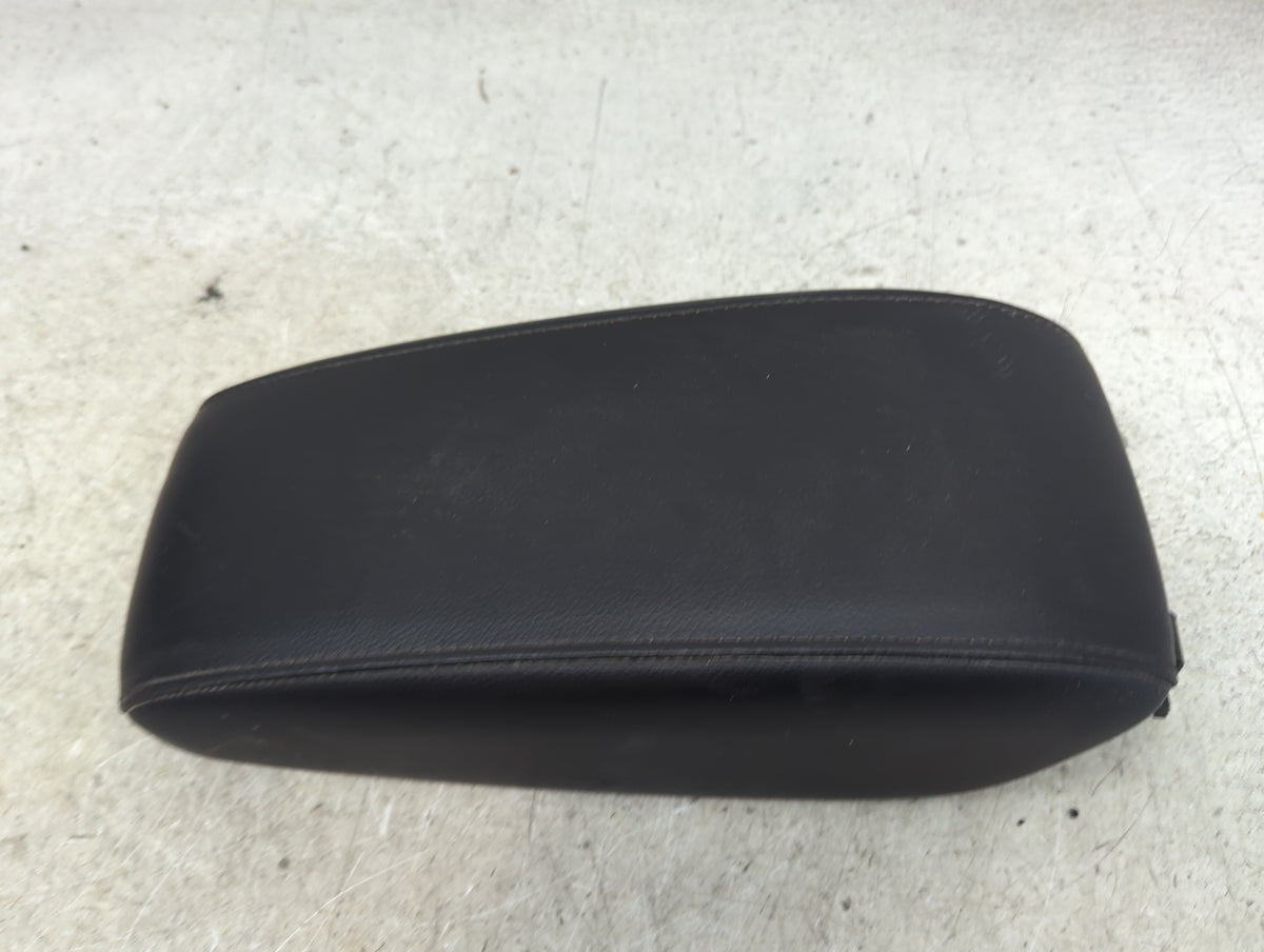 2018 Chevrolet Cruze Center Console Armrest Cover Lid P/N:6700 2855 Fits OEM Used Auto Parts - Oemusedautoparts1.com