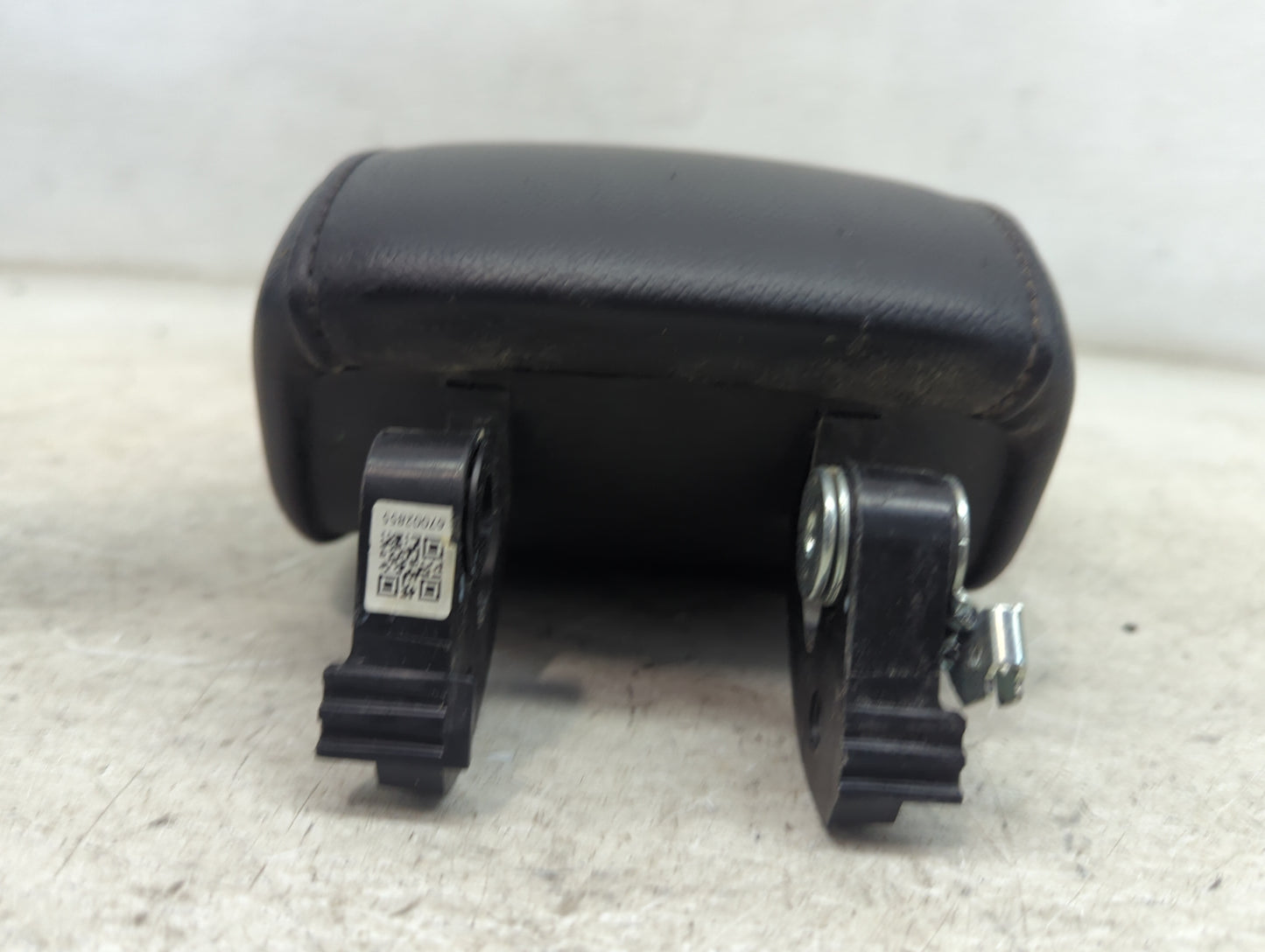 2018 Chevrolet Cruze Center Console Armrest Cover Lid P/N:6700 2855 Fits OEM Used Auto Parts - Oemusedautoparts1.com