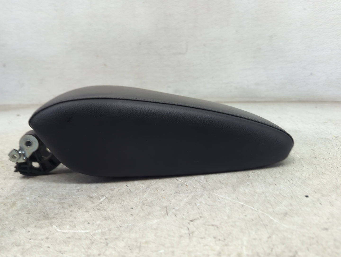 2018 Chevrolet Cruze Center Console Armrest Cover Lid P/N:6700 2855 Fits OEM Used Auto Parts - Oemusedautoparts1.com