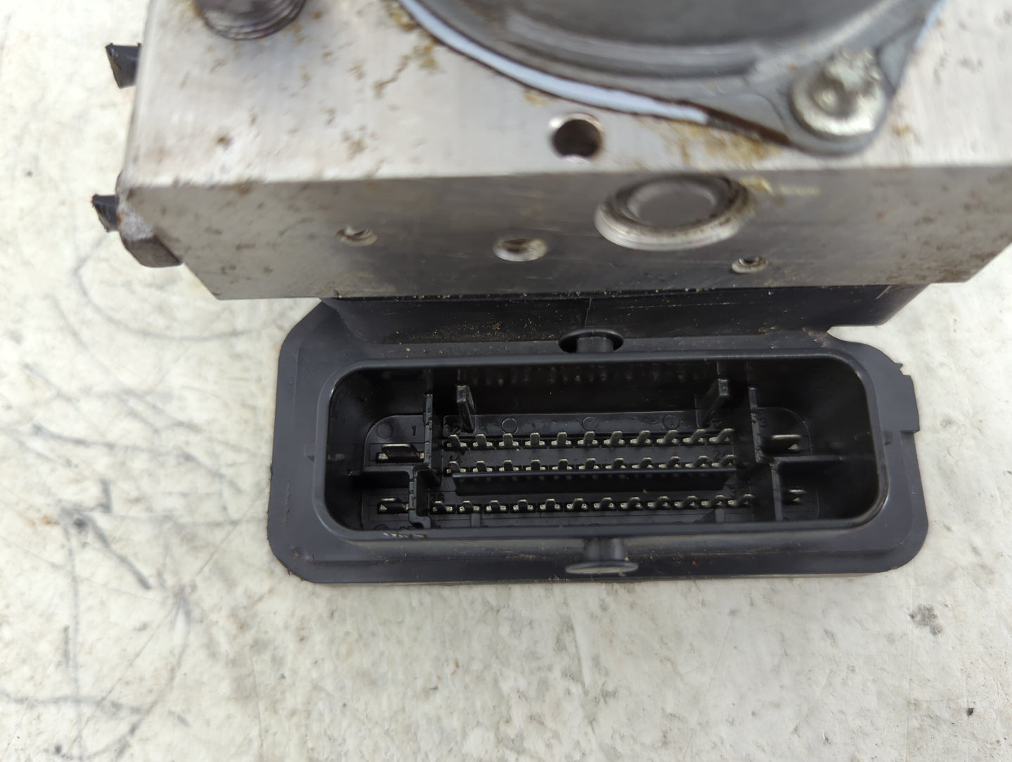 2018 Chevrolet Cruze ABS Pump Control Module Replacement P/N:24502020000000X 0M17S9286401B500 Fits OEM Used Auto Parts - Oem