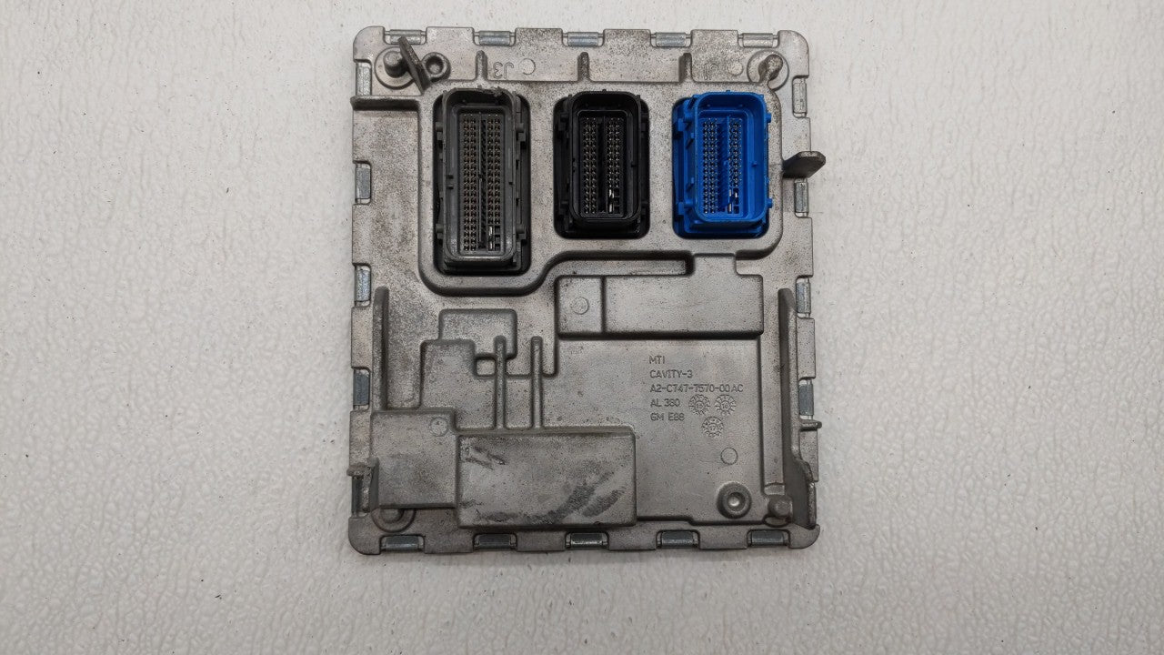 2017-2018 Chevrolet Cruze PCM Engine Control Computer ECU ECM PCU OEM P/N:12680876 12677677, 12692812 Fits Fits 2017 2018 20