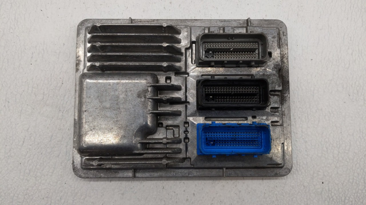 2017-2018 Chevrolet Cruze PCM Engine Control Computer ECU ECM PCU OEM P/N:12680876 12677677, 12692812 Fits Fits 2017 2018 20
