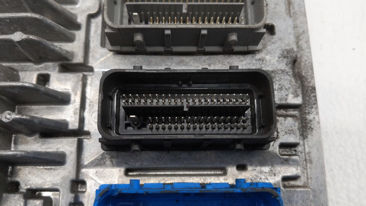 2017-2018 Chevrolet Cruze PCM Engine Control Computer ECU ECM PCU OEM P/N:12680876 12677677, 12692812 Fits Fits 2017 2018 20