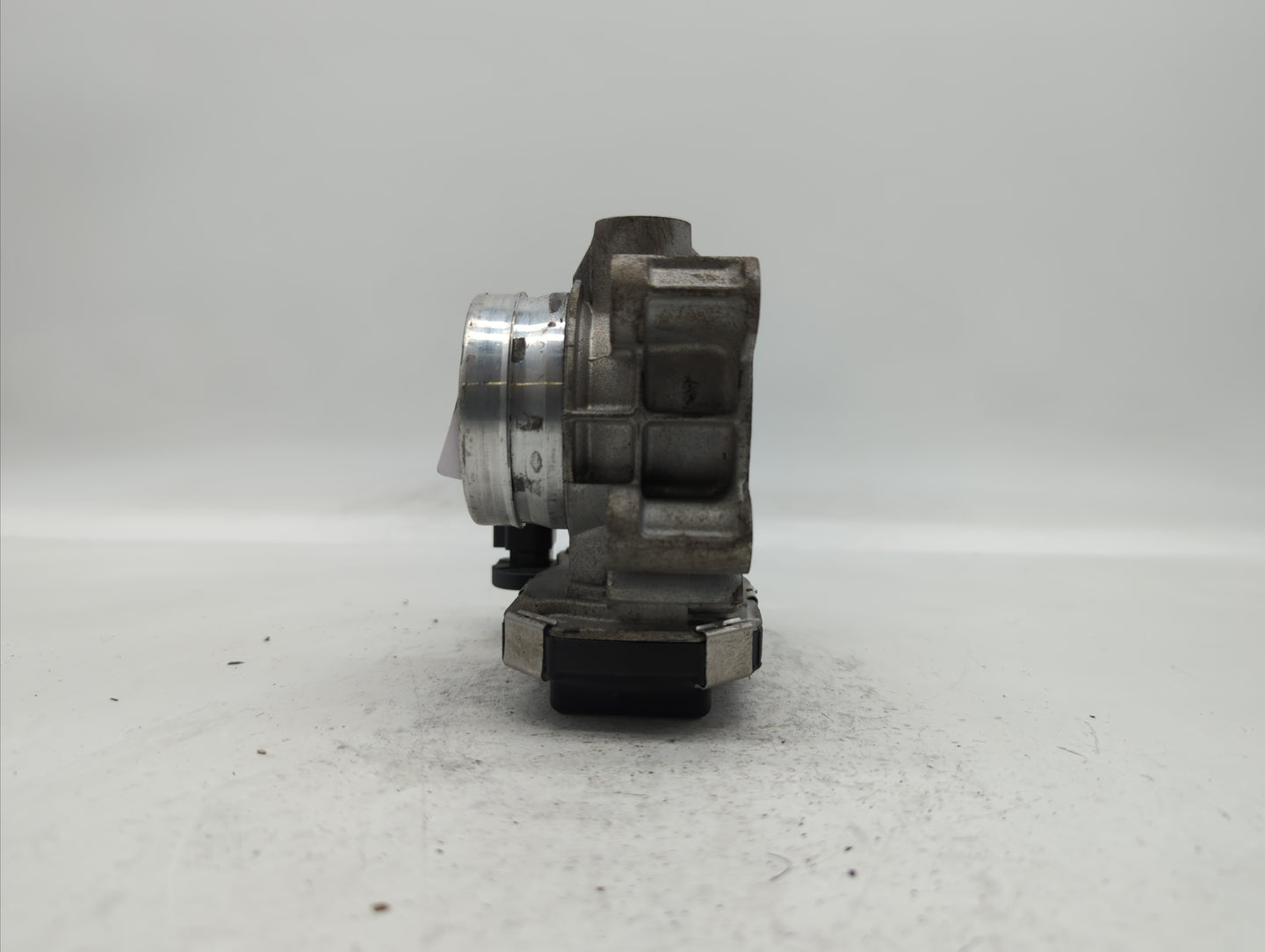 2017-2018 Chevrolet Cruze Throttle Body P/N:12671379AA Fits Fits 2017 2018 OEM Used Auto Parts - Oemusedautoparts1.com