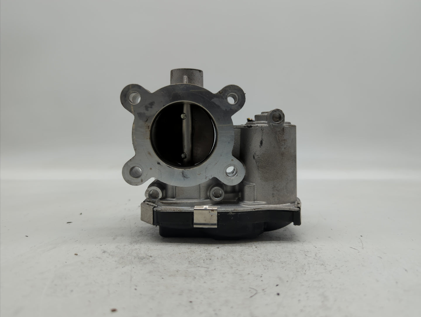 2017-2018 Chevrolet Cruze Throttle Body P/N:12671379AA Fits Fits 2017 2018 OEM Used Auto Parts - Oemusedautoparts1.com