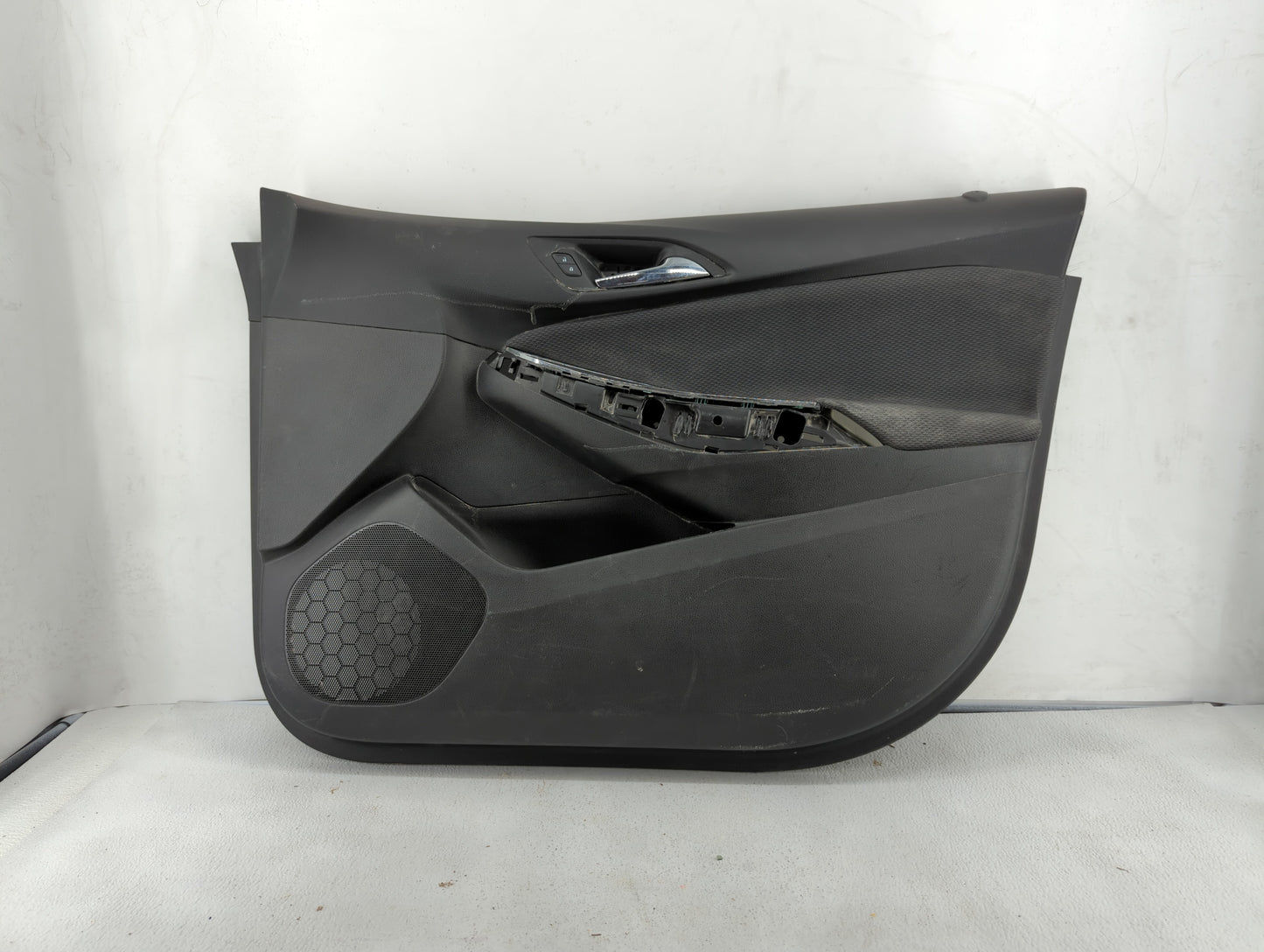 2018 Chevrolet Cruze Front Right Passenger Interior Door Panel Trim Black - Oemusedautoparts1.com