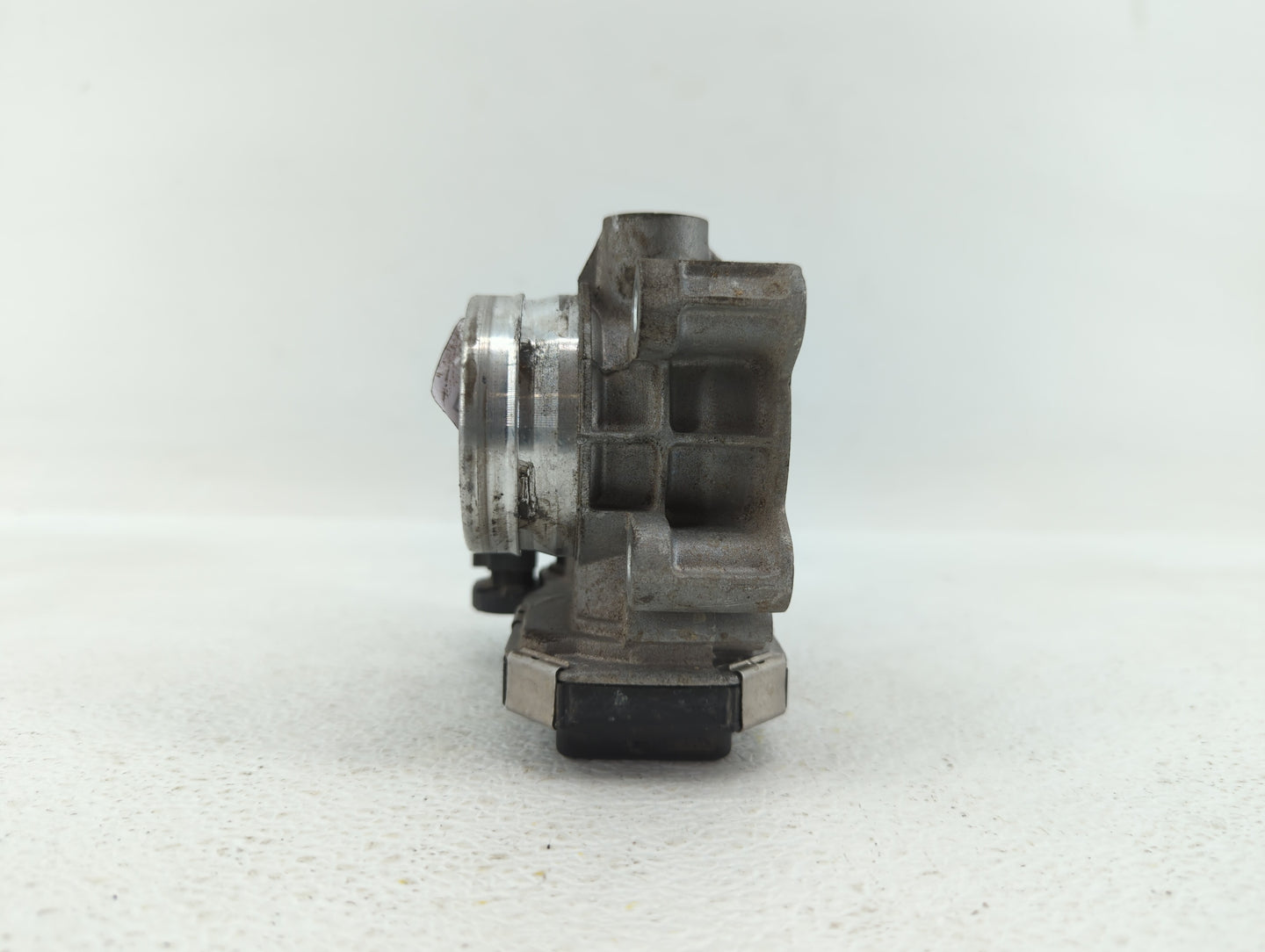 2017-2018 Chevrolet Cruze Throttle Body P/N:12671379AA 52049766 Fits Fits 2017 2018 OEM Used Auto Parts - Oemusedautoparts1.