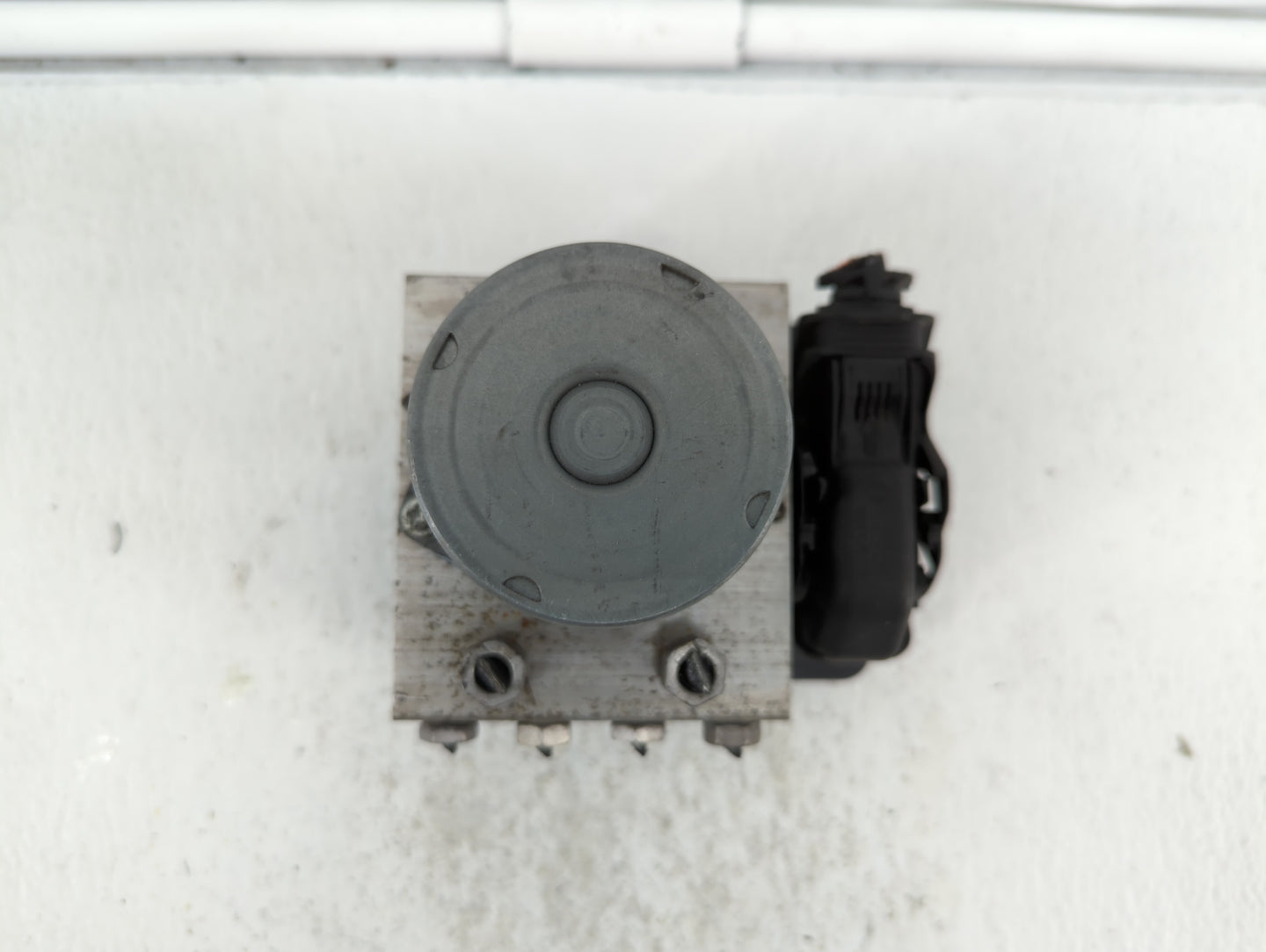 2018 Chevrolet Cruze ABS Pump Control Module Replacement P/N:39120571 065055766, 39120572 Fits OEM Used Auto Parts - Oemused