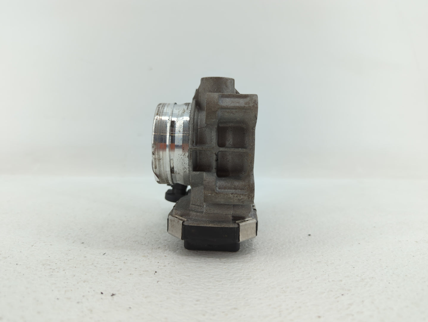 2017-2018 Chevrolet Cruze Throttle Body P/N:12671379AA 52049766 Fits Fits 2017 2018 OEM Used Auto Parts - Oemusedautoparts1.