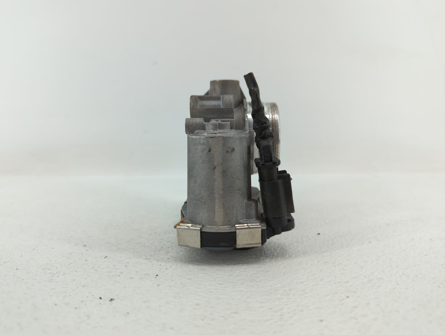 2017-2018 Chevrolet Cruze Throttle Body P/N:12671379AA 52049766 Fits Fits 2017 2018 OEM Used Auto Parts - Oemusedautoparts1.