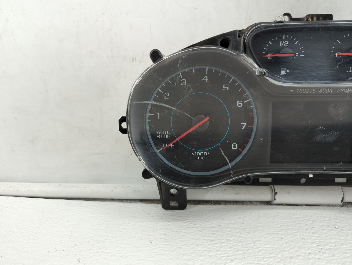 2018 Chevrolet Cruze Instrument Cluster Speedometer Gauges P/N:39084636 42668707, 39084635 Miles: Fits OEM Used Auto Parts -