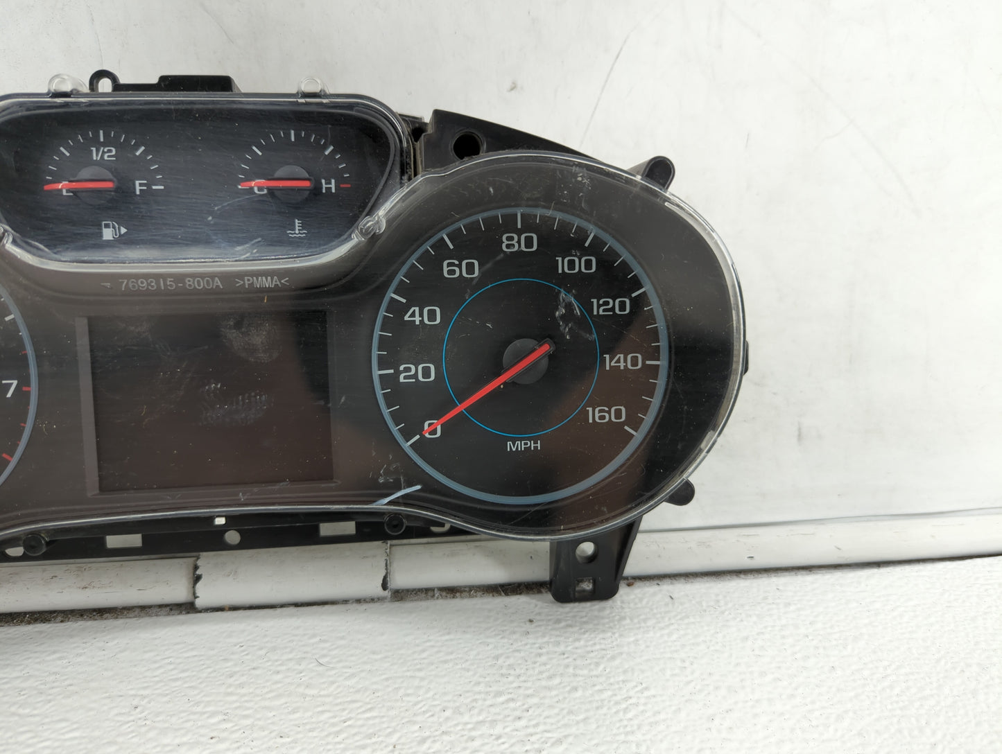 2018 Chevrolet Cruze Instrument Cluster Speedometer Gauges P/N:39084636 42668707, 39084635 Miles: Fits OEM Used Auto Parts -