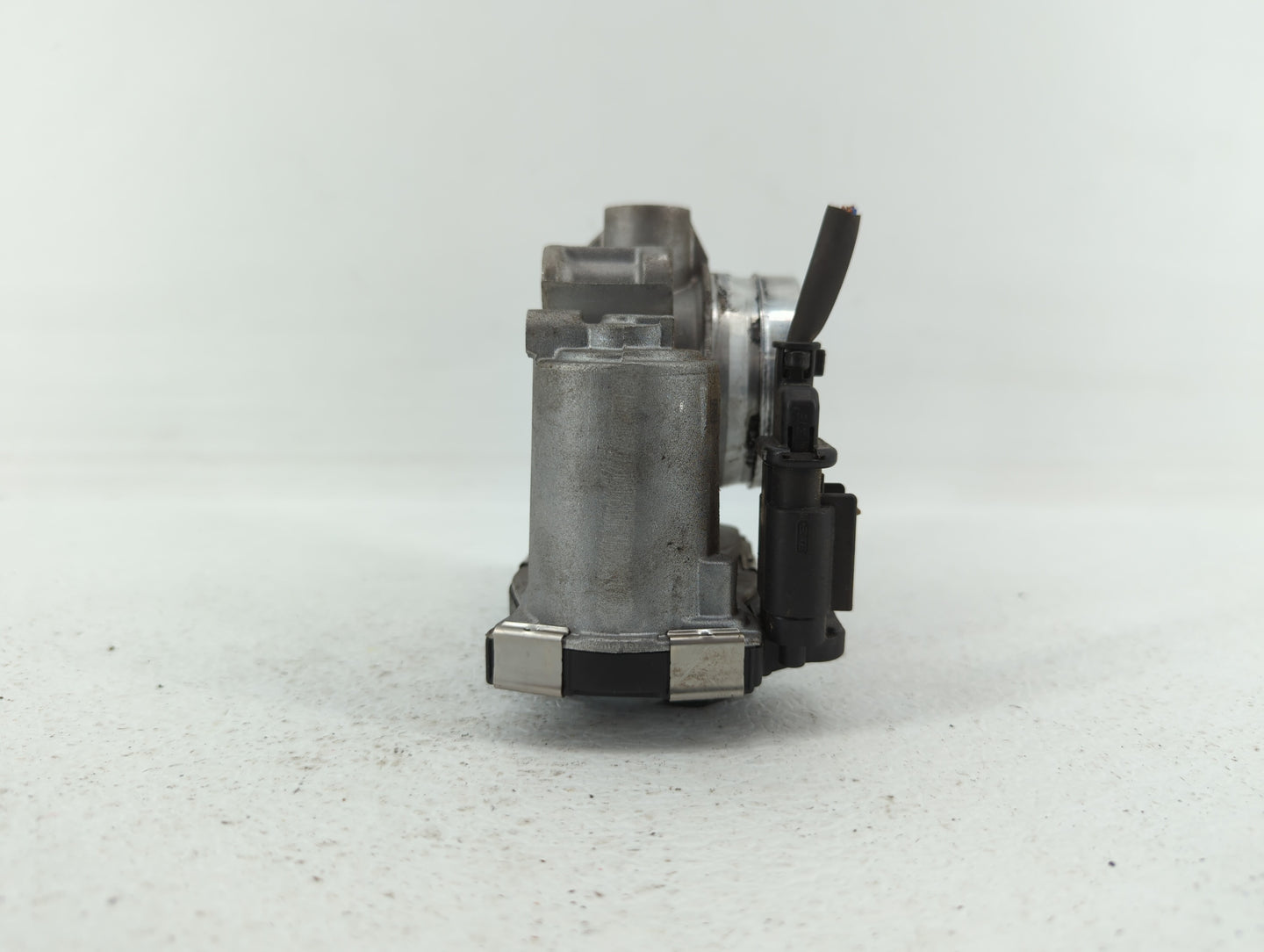 2018 Chevrolet Cruze Throttle Body P/N:12671379AA Fits Fits 2016 2017 2019 OEM Used Auto Parts - Oemusedautoparts1.com