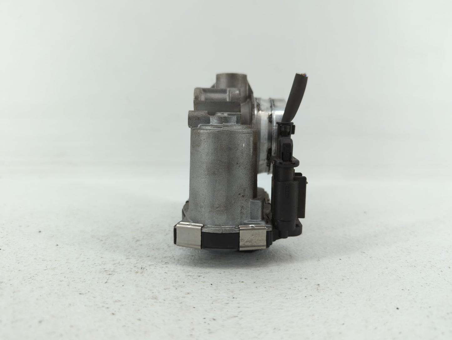 2018 Chevrolet Cruze Throttle Body P/N:12671379AA Fits Fits 2016 2017 2019 OEM Used Auto Parts - Oemusedautoparts1.com