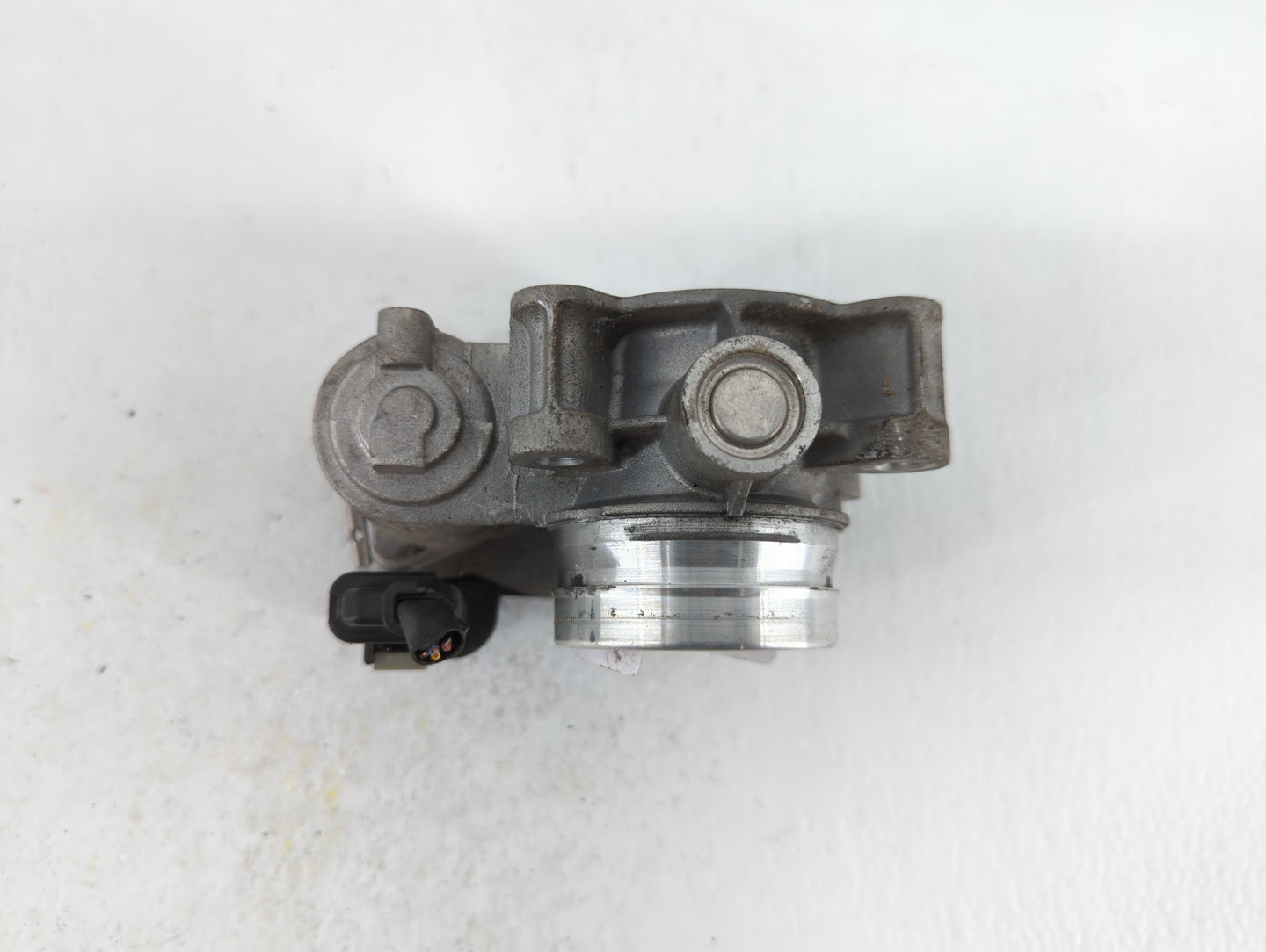 2018 Chevrolet Cruze Throttle Body P/N:12671379AA Fits Fits 2016 2017 2019 OEM Used Auto Parts - Oemusedautoparts1.com