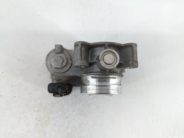 2018 Chevrolet Cruze Throttle Body P/N:12671379AA Fits Fits 2016 2017 2019 OEM Used Auto Parts