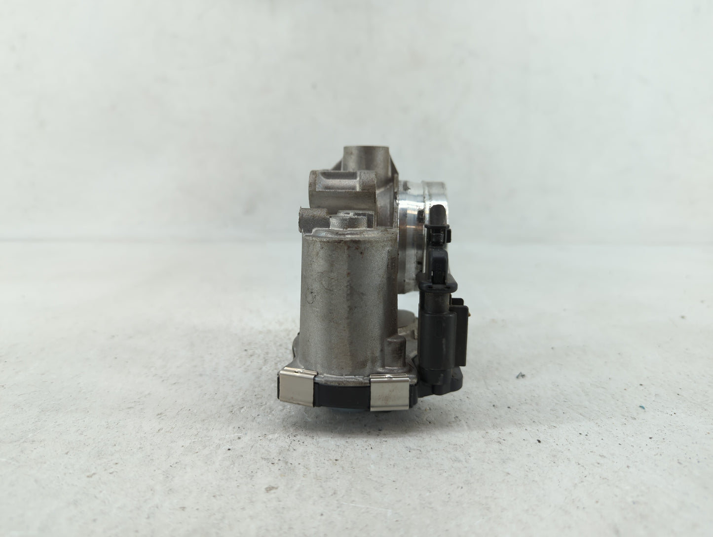 2017-2018 Chevrolet Cruze Throttle Body P/N:12671379AA Fits Fits 2017 2018 OEM Used Auto Parts - Oemusedautoparts1.com