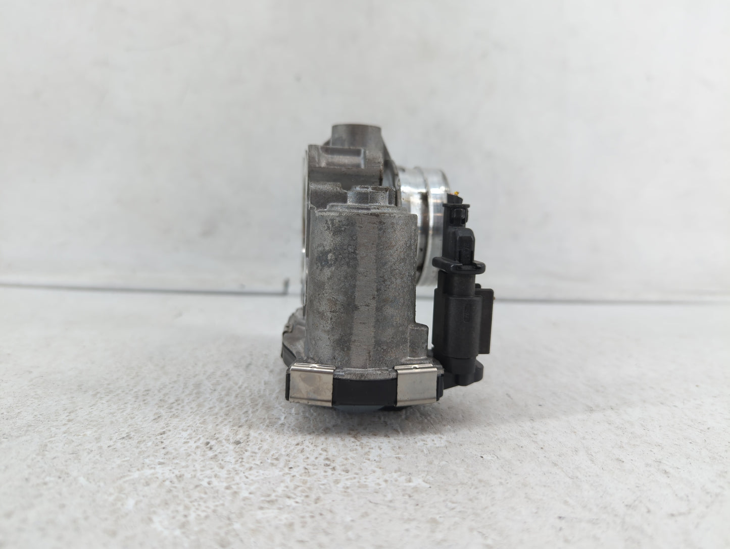 2017-2018 Chevrolet Cruze Throttle Body P/N:12671379AA Fits Fits 2017 2018 OEM Used Auto Parts - Oemusedautoparts1.com