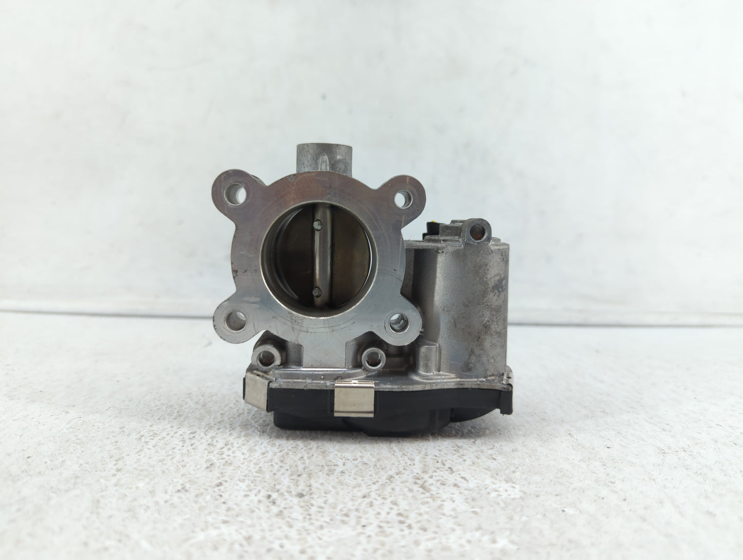 2017-2018 Chevrolet Cruze Throttle Body P/N:12671379AA Fits Fits 2017 2018 OEM Used Auto Parts - Oemusedautoparts1.com
