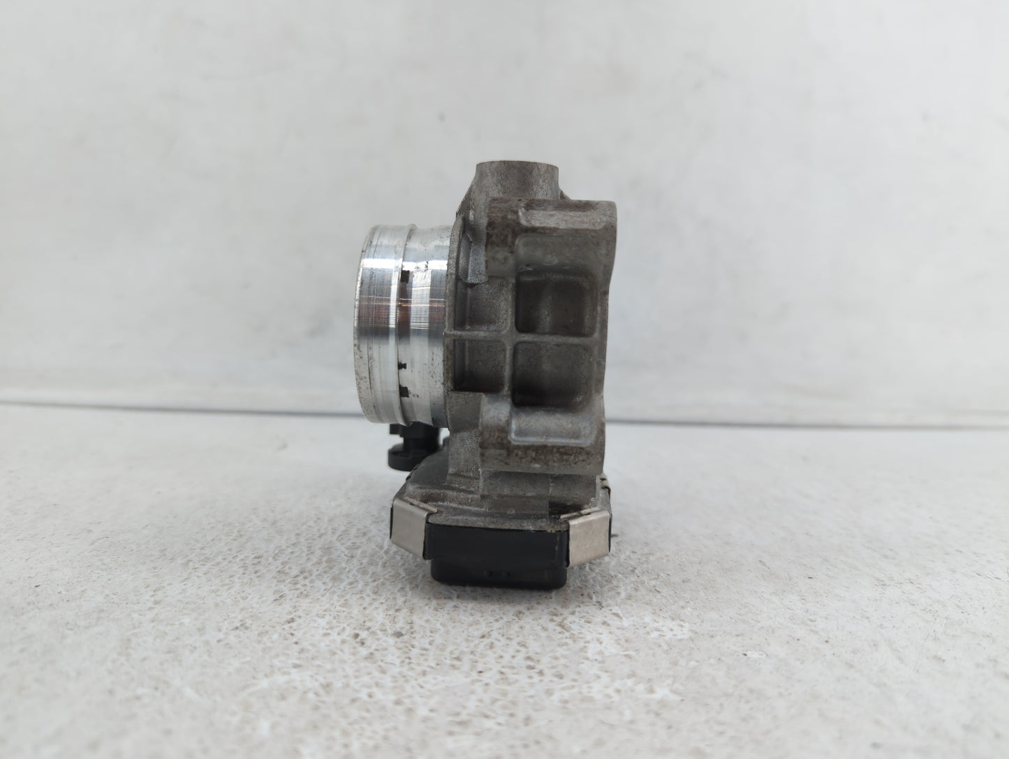 2017-2018 Chevrolet Cruze Throttle Body P/N:12671379AA Fits Fits 2017 2018 OEM Used Auto Parts - Oemusedautoparts1.com