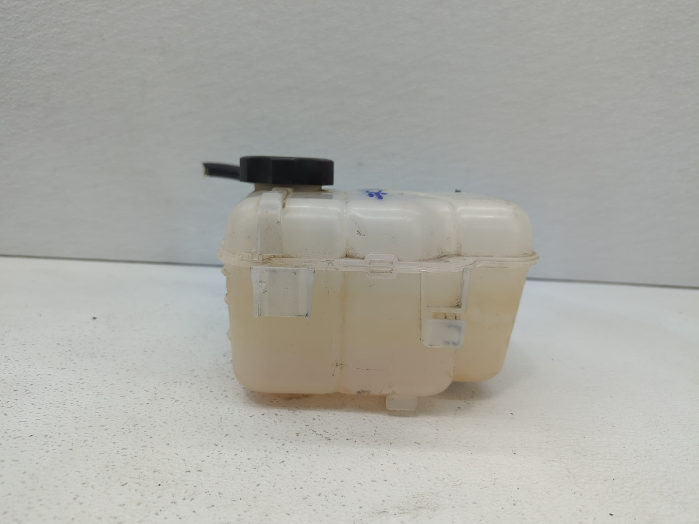 2016-2019 Chevrolet Cruze Radiator Coolant Overflow Expansion Tank Bottle 414164 - Oemusedautoparts1.com
