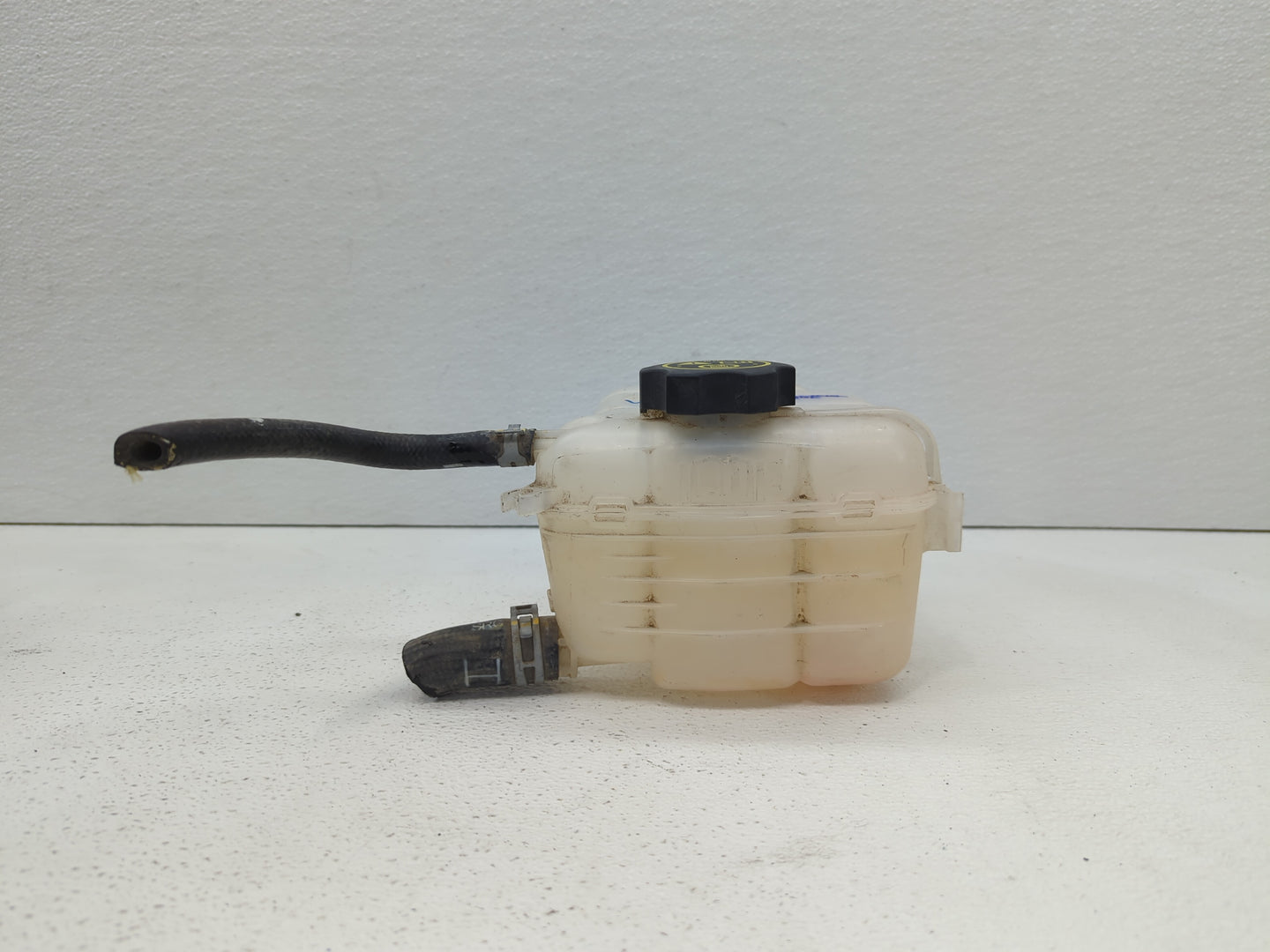 2016-2019 Chevrolet Cruze Radiator Coolant Overflow Expansion Tank Bottle 414164 - Oemusedautoparts1.com