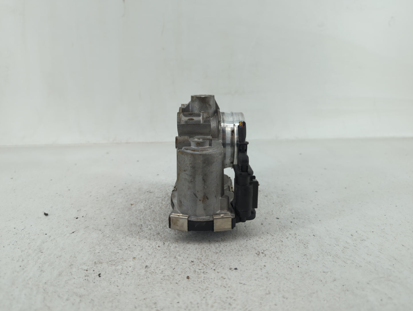 2017-2019 Chevrolet Cruze Throttle Body P/N:12671379AA Fits Fits 2016 2017 2018 2019 2020 2021 2022 OEM Used Auto Parts - Oe
