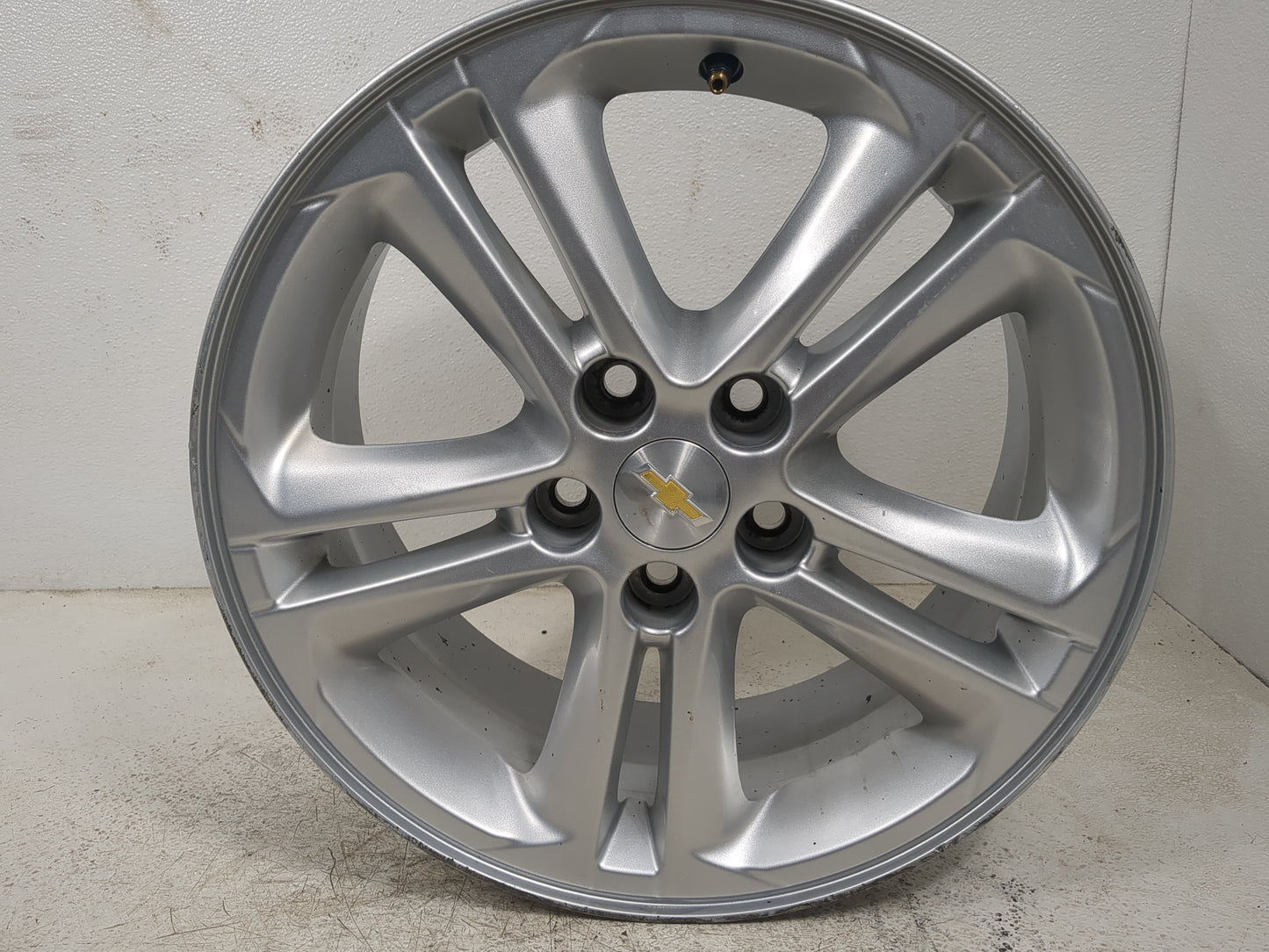 2016-2019 Chevrolet Cruze Oem Wheel Rim 5000760 - Oemusedautoparts1.com