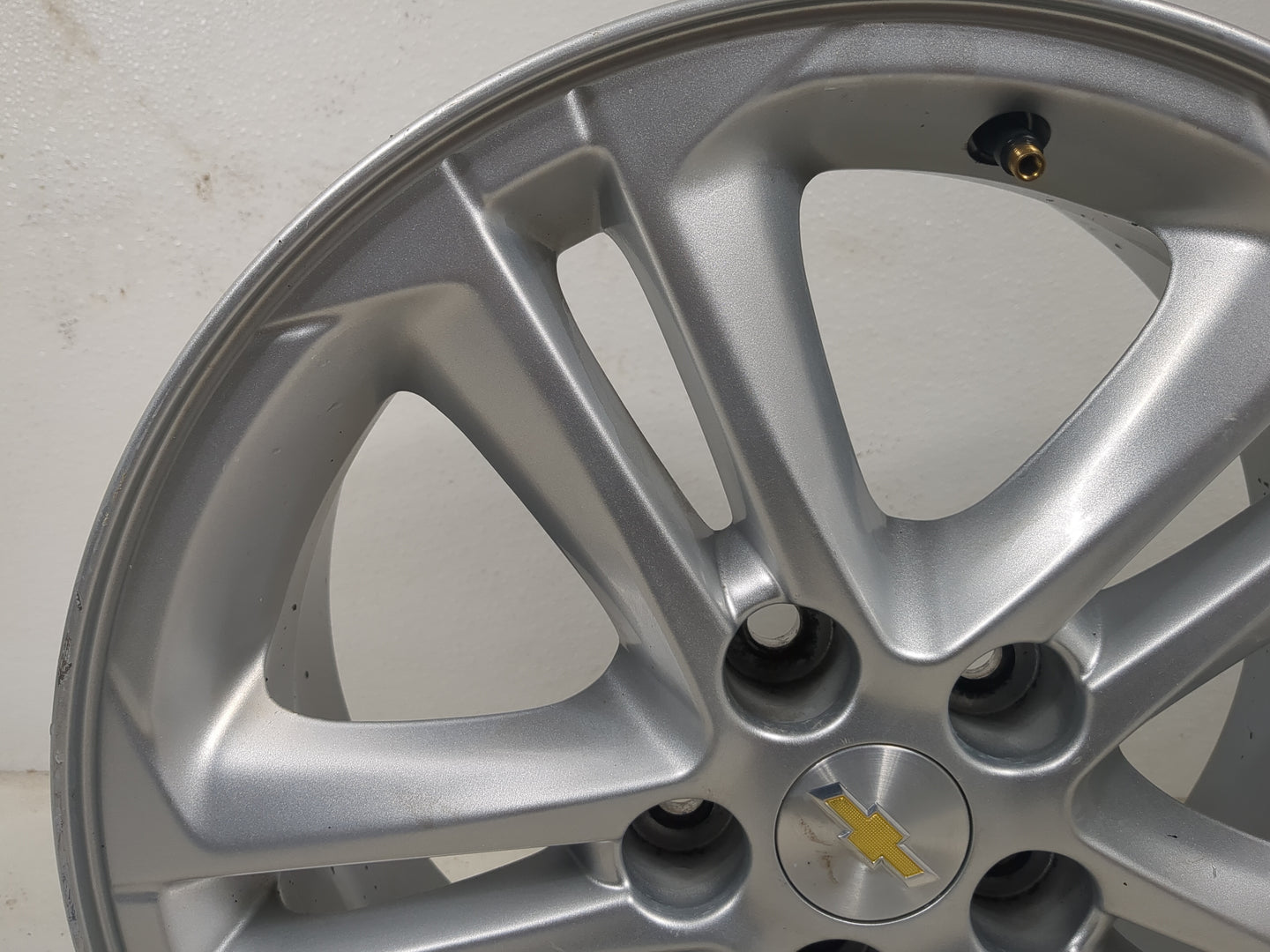 2016-2019 Chevrolet Cruze Oem Wheel Rim 5000760 - Oemusedautoparts1.com