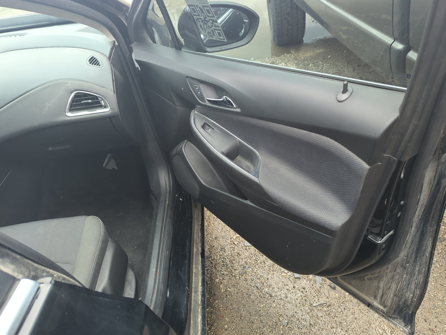 2018 Chevrolet Cruze Front Right Passenger Interior Door Panel Trim 5003446 - Oemusedautoparts1.com