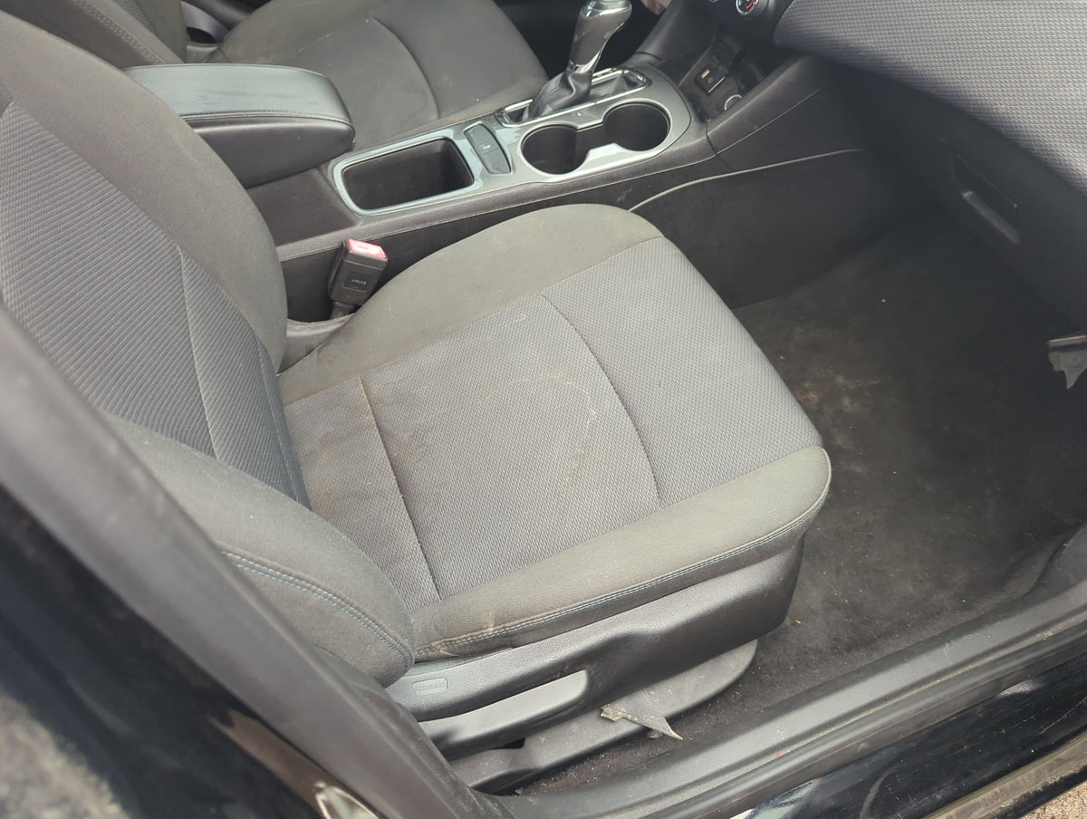 2016-2018 Chevrolet Cruze Passenger Front Seat Oem 5003520 - Oemusedautoparts1.com