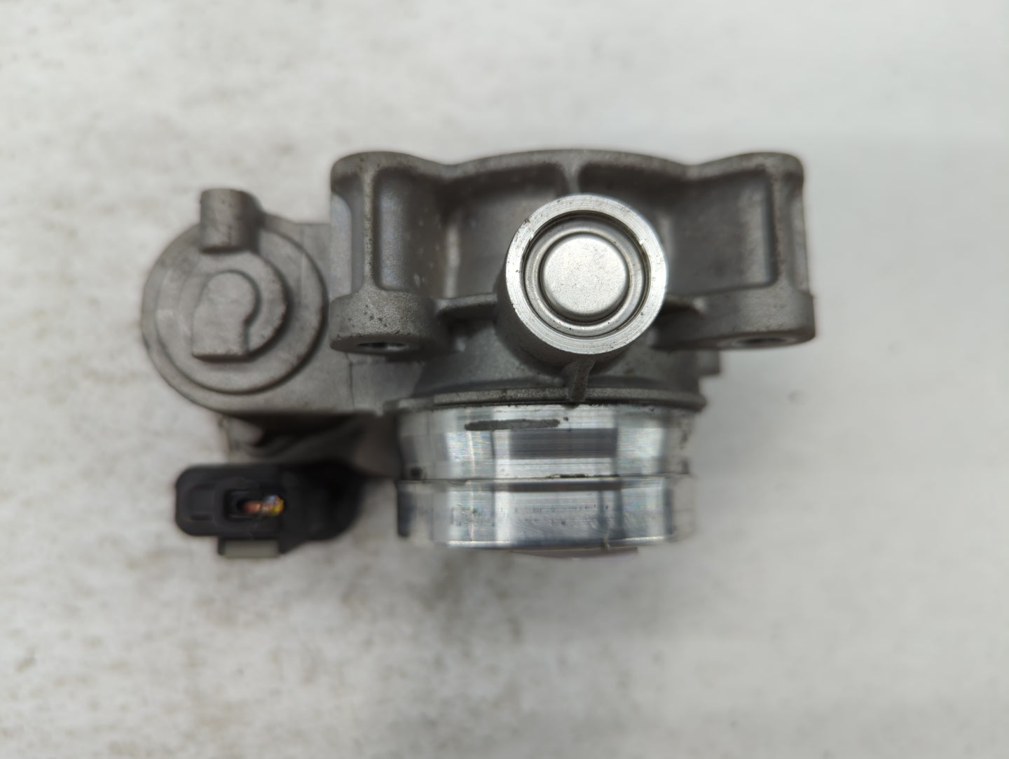 2017-2019 Chevrolet Cruze Throttle Body P/N:12671379AA Fits Fits 2016 2017 2018 2019 2020 2021 2022 OEM Used Auto Parts - Oe