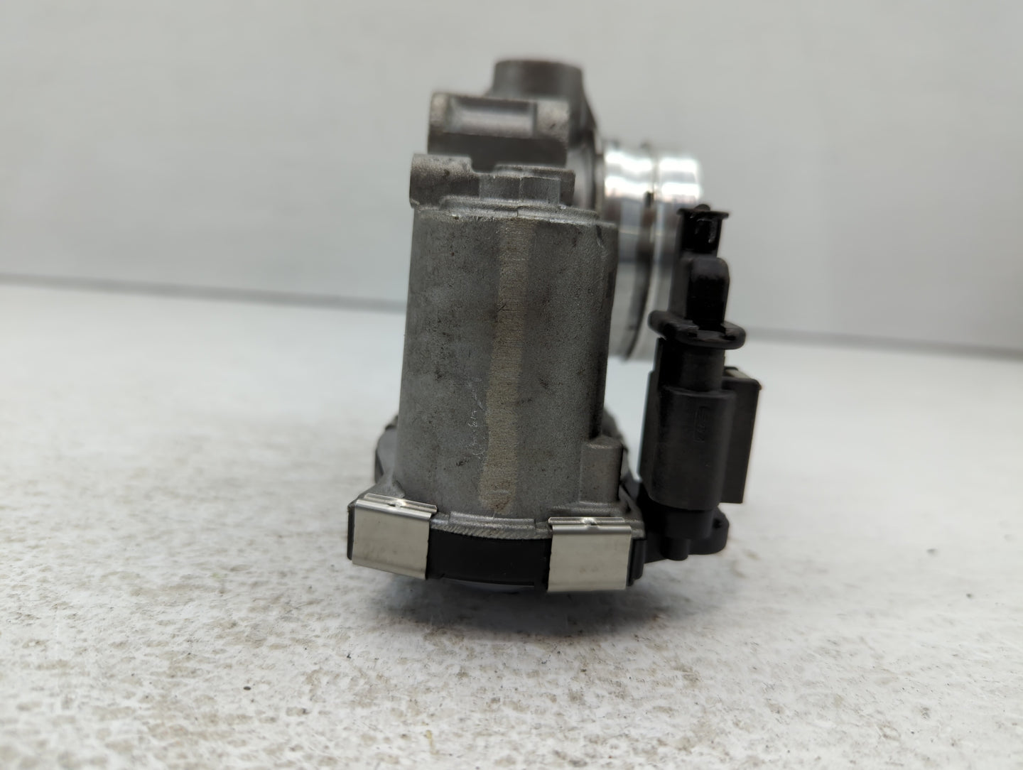 2017-2019 Chevrolet Cruze Throttle Body P/N:12671379AA Fits Fits 2016 2017 2018 2019 2020 2021 2022 OEM Used Auto Parts - Oe
