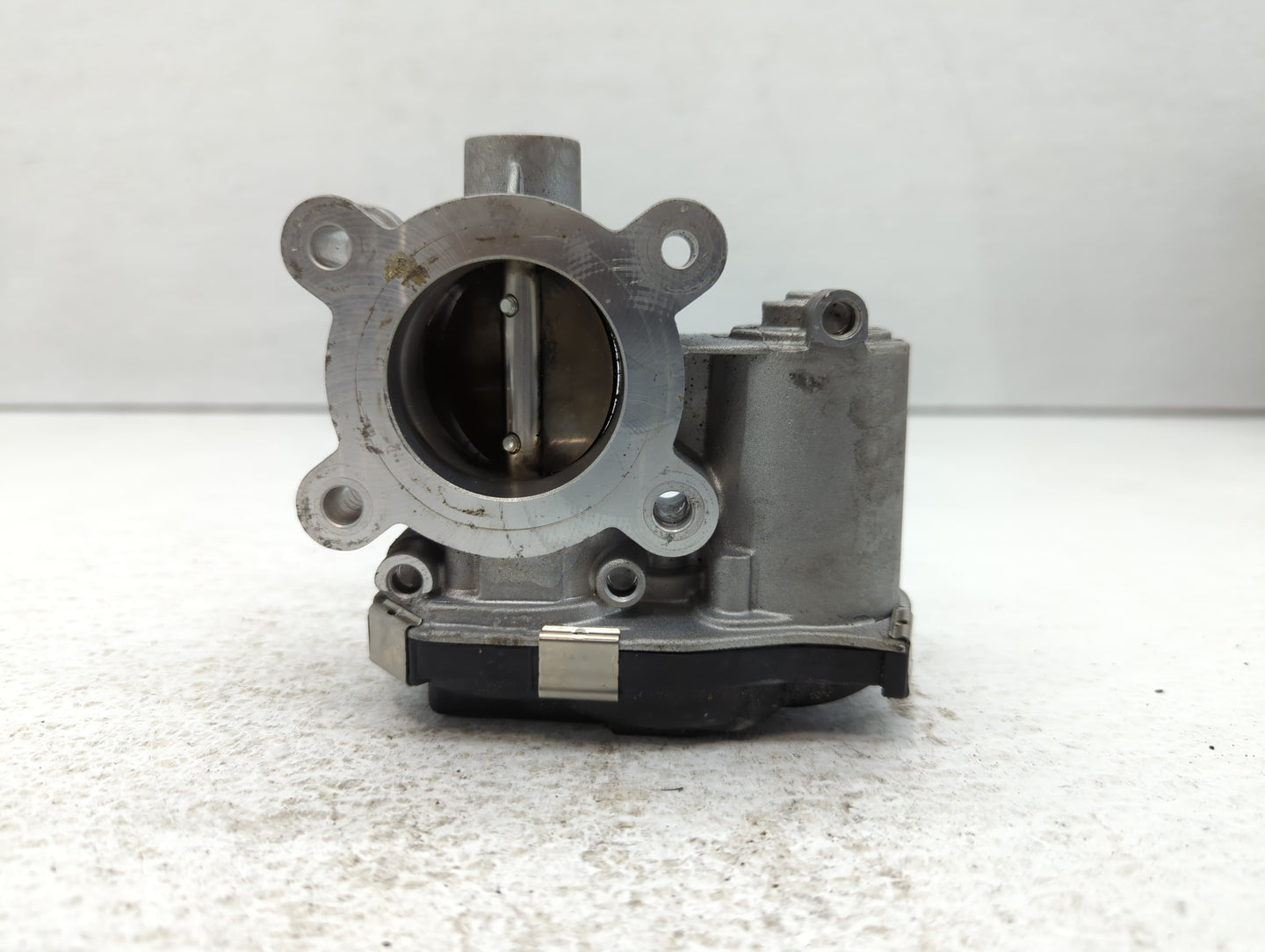 2017-2019 Chevrolet Cruze Throttle Body P/N:12671379AA Fits Fits 2016 2017 2018 2019 2020 2021 2022 OEM Used Auto Parts - Oe