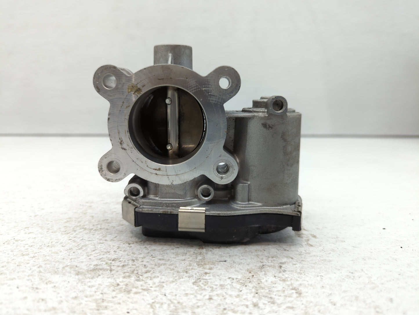 2017-2019 Chevrolet Cruze Throttle Body P/N:12671379AA Fits Fits 2016 2017 2018 2019 2020 2021 2022 OEM Used Auto Parts - Oe