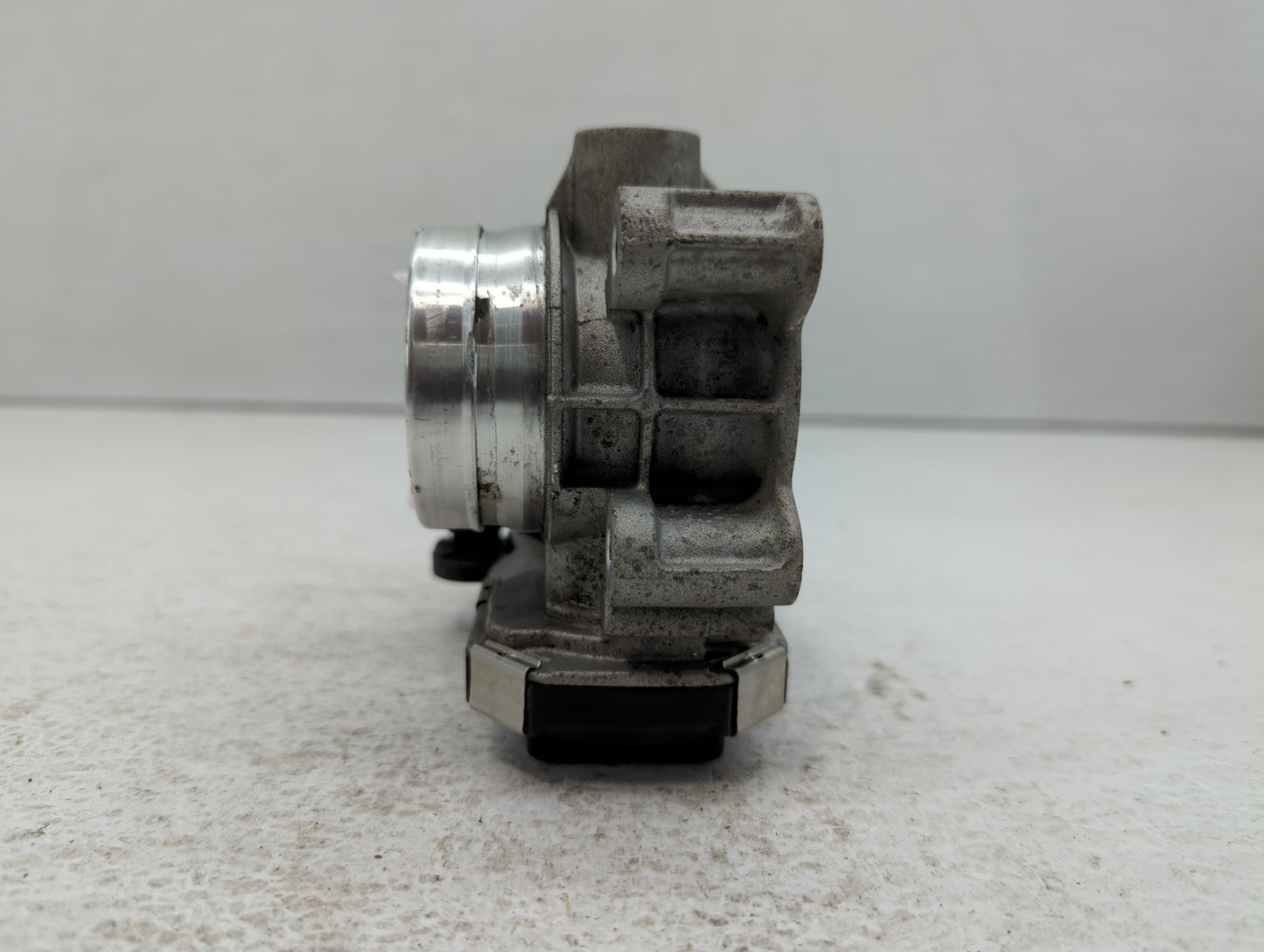 2017-2019 Chevrolet Cruze Throttle Body P/N:12671379AA Fits Fits 2016 2017 2018 2019 2020 2021 2022 OEM Used Auto Parts - Oe