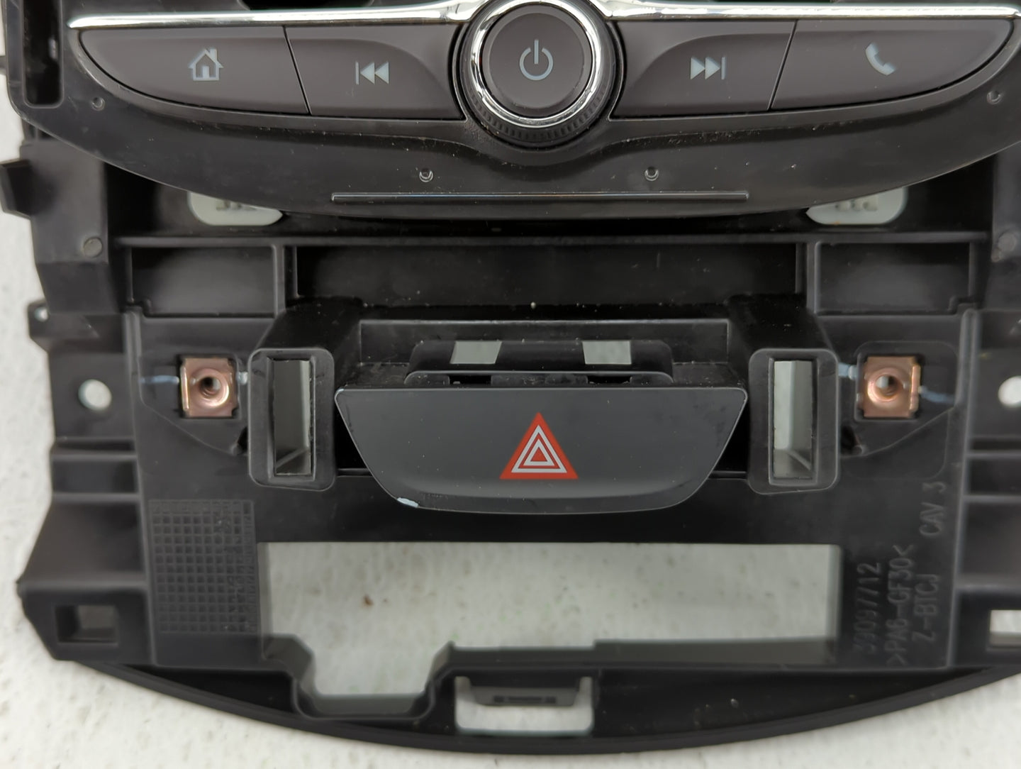 2017-2018 Chevrolet Cruze Radio Control Panel - Oemusedautoparts1.com