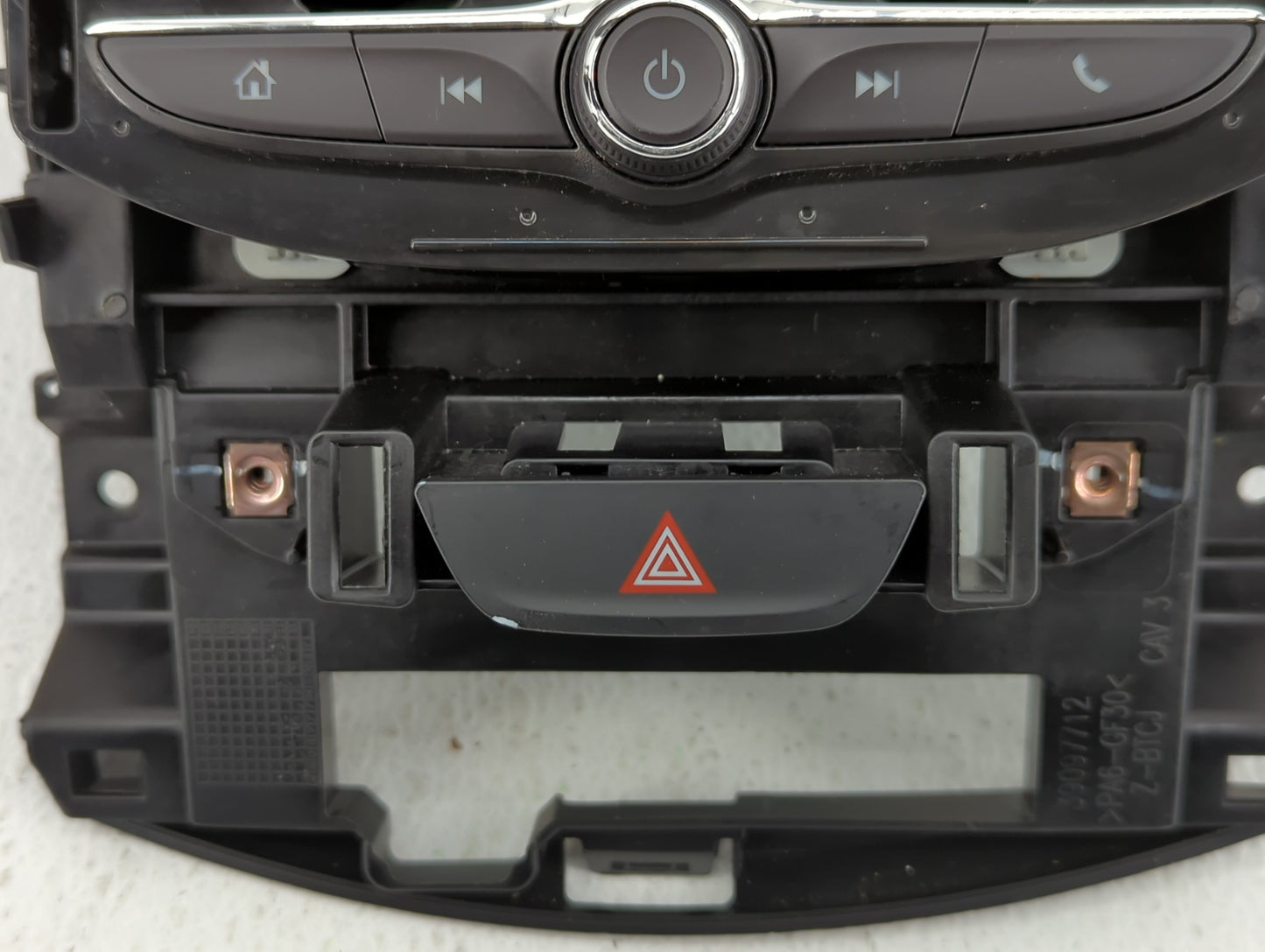 2017-2018 Chevrolet Cruze Radio Control Panel - Oemusedautoparts1.com