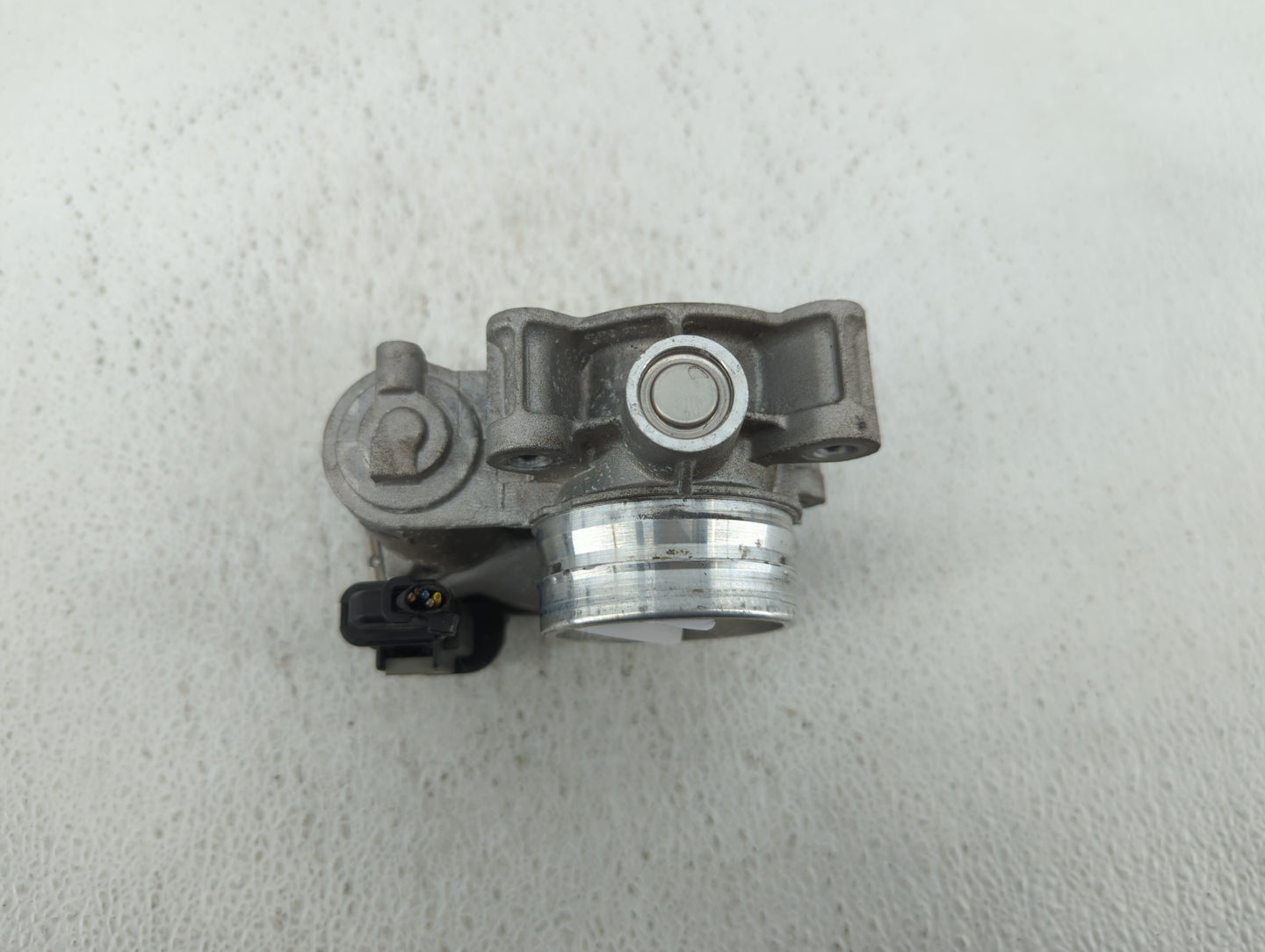 2017-2019 Chevrolet Cruze Throttle Body P/N:12671379AA Fits Fits 2016 2017 2018 2019 2020 2021 2022 OEM Used Auto Parts - Oe