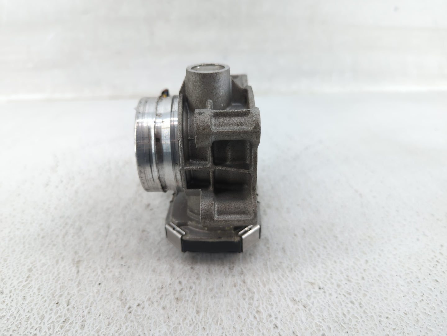 2017-2019 Chevrolet Cruze Throttle Body P/N:12671379AA Fits Fits 2016 2017 2018 2019 2020 2021 2022 OEM Used Auto Parts - Oe