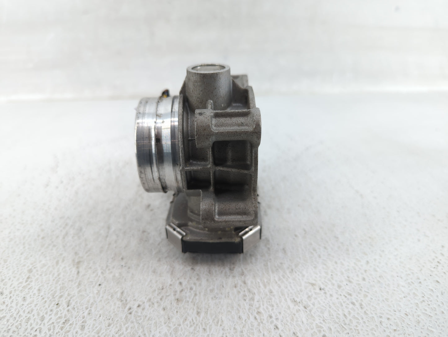 2017-2019 Chevrolet Cruze Throttle Body P/N:12671379AA Fits Fits 2016 2017 2018 2019 2020 2021 2022 OEM Used Auto Parts - Oe
