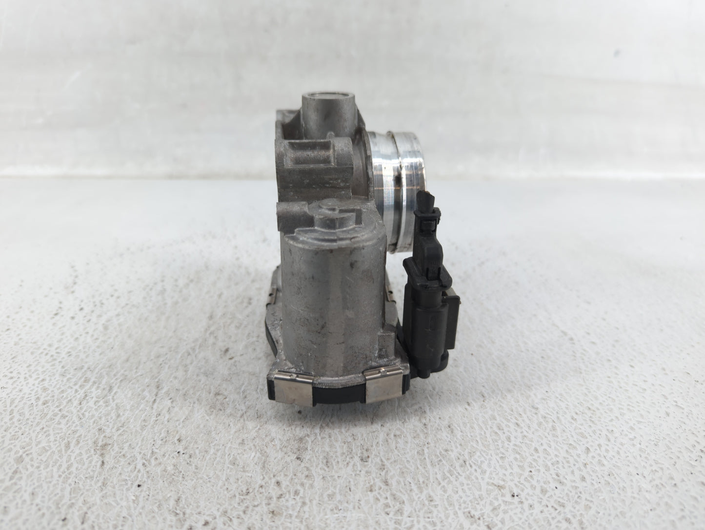 2017-2019 Chevrolet Cruze Throttle Body P/N:12671379AA Fits Fits 2016 2017 2018 2019 2020 2021 2022 OEM Used Auto Parts - Oe