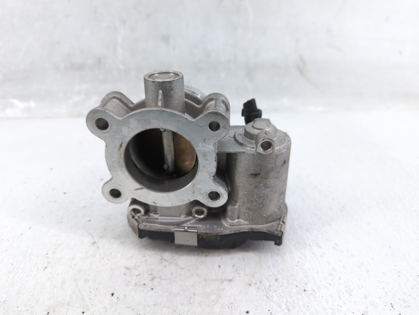 2017-2019 Chevrolet Cruze Throttle Body P/N:12671379AA Fits Fits 2016 2017 2018 2019 2020 2021 2022 OEM Used Auto Parts - Oe
