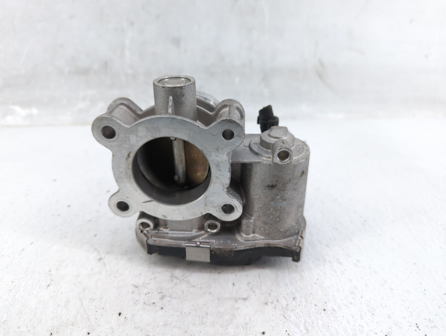 2017-2019 Chevrolet Cruze Throttle Body P/N:12671379AA Fits Fits 2016 2017 2018 2019 2020 2021 2022 OEM Used Auto Parts - Oe