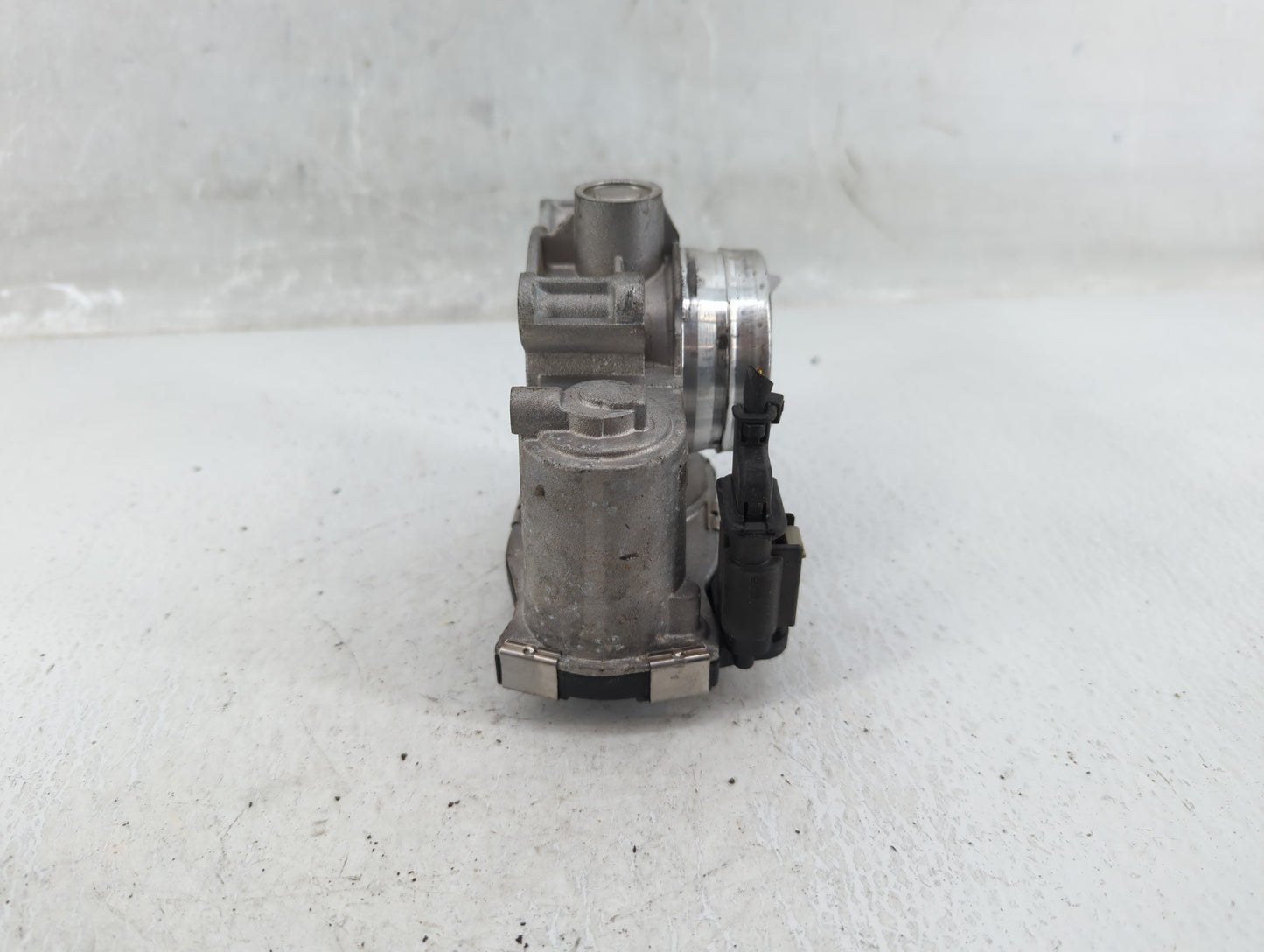 2017-2019 Chevrolet Cruze Throttle Body P/N:12671379AA Fits Fits 2016 2017 2018 2019 2020 2021 2022 OEM Used Auto Parts - Oe